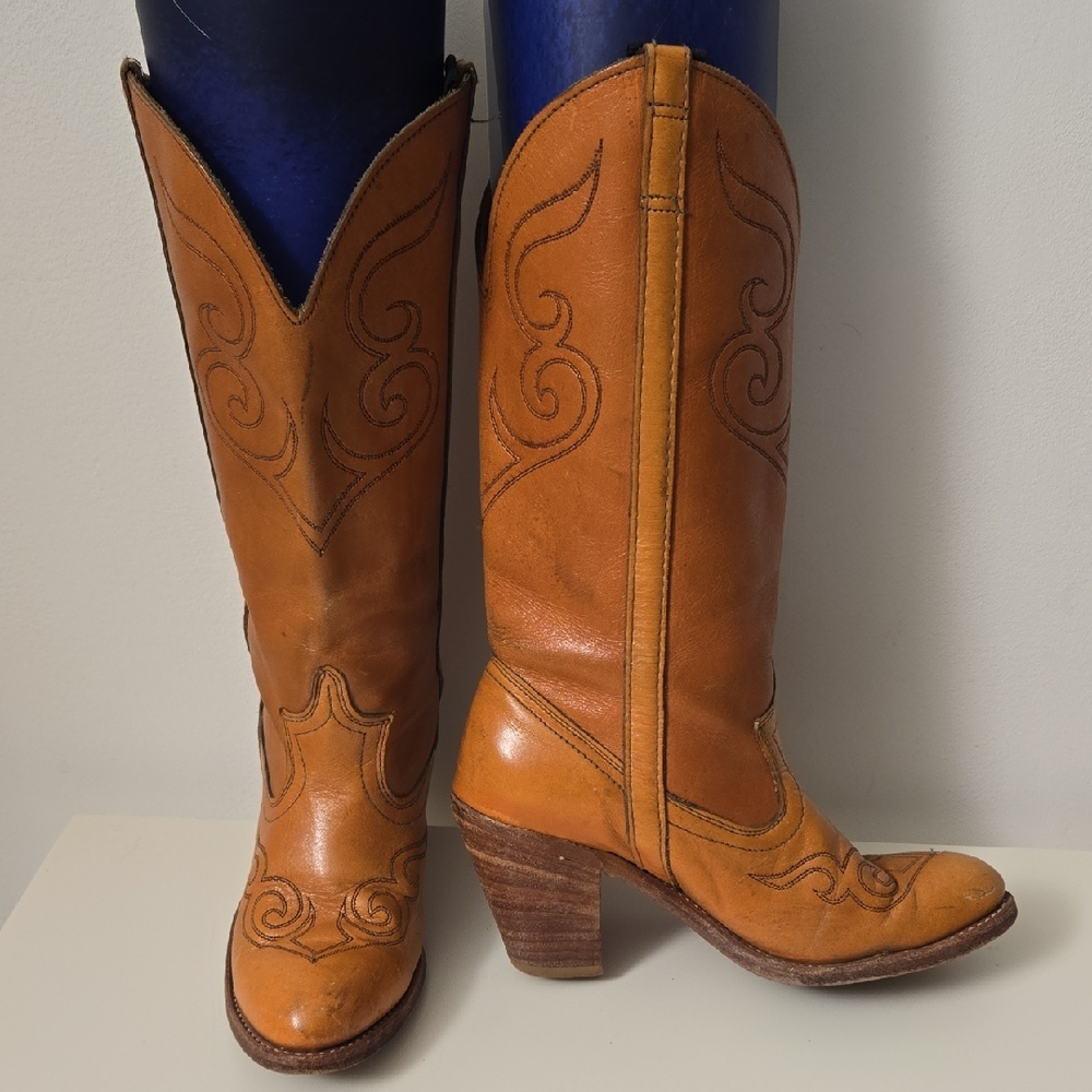 dingo Vintage Leather Western Heeled Boots